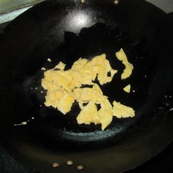 白薯片炒蛋的做法步骤5