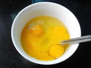 泡菜鸡蛋卷的做法步骤2