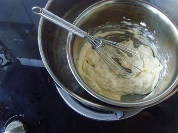 榴莲轻乳酪蛋糕的做法步骤2