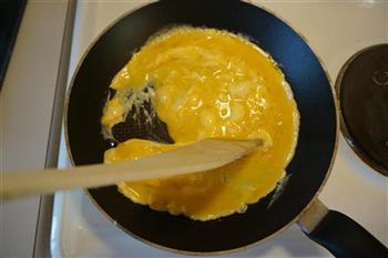 西葫芦炒鸡蛋的做法步骤3