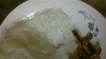 红枣燕窝炖冰糖的做法步骤2