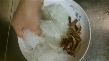 红枣燕窝炖冰糖的做法图解3