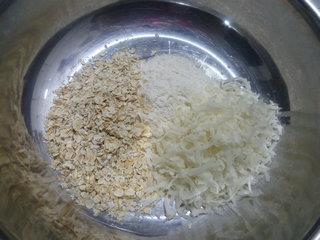 燕麦椰丝鸡蛋饼的做法步骤3