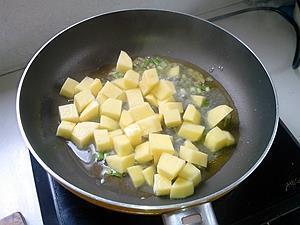 茄汁土豆烧肉圆的做法步骤6