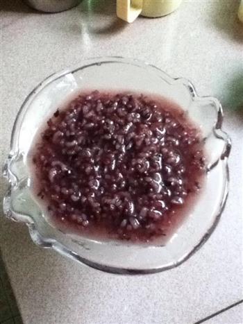 椰香黑米水果粥的做法图解4