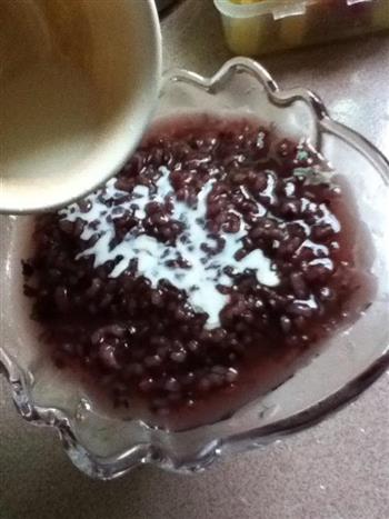 椰香黑米水果粥的做法图解5