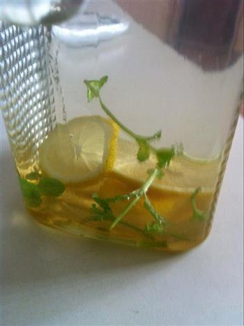 薄荷蜂蜜柠檬水的做法步骤3