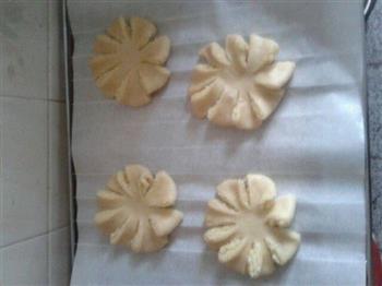 花型椰蓉面包的做法步骤3