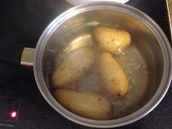 香煎鳕鱼配土豆泥的做法步骤3
