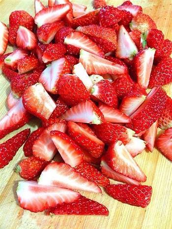 自制健康草莓酱的做法步骤2