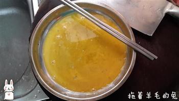 三文鱼火腿炒饭的做法步骤3