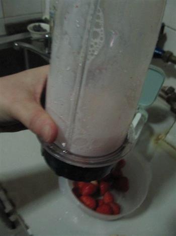 草莓奶昔的做法图解8