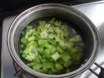 凉拌芹菜胡萝卜花生米的做法步骤5