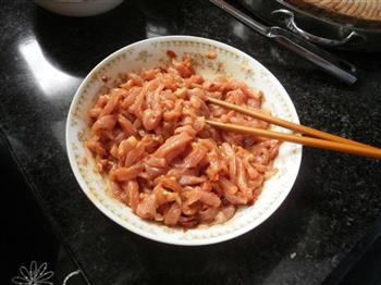 青椒炒肉丝的做法步骤2