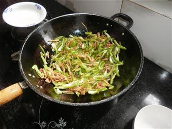 青椒炒肉丝的做法步骤4
