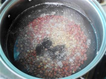 红豆薏米甜汤的做法图解3