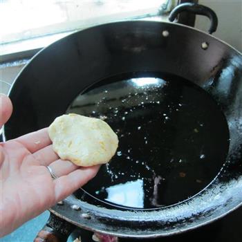 油炸南瓜豆渣饼的做法步骤7