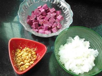 核桃银耳紫薯粥的做法步骤2