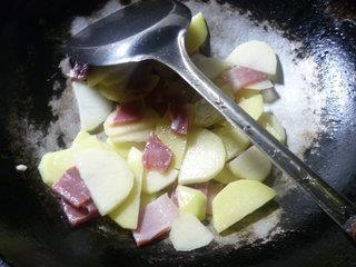 青菜咸肉土豆汤的做法图解4