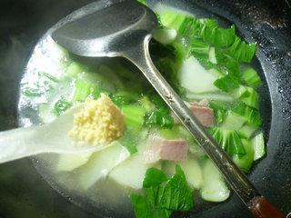 青菜咸肉土豆汤的做法图解7