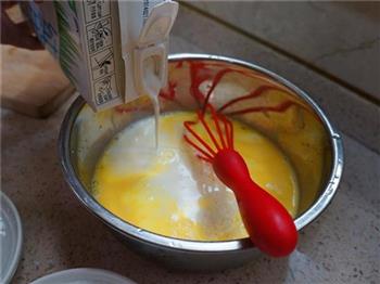 桃胶雪莲子奶炖蛋的做法图解3
