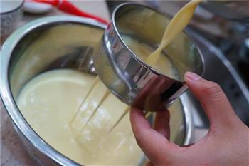 桃胶雪莲子奶炖蛋的做法步骤4