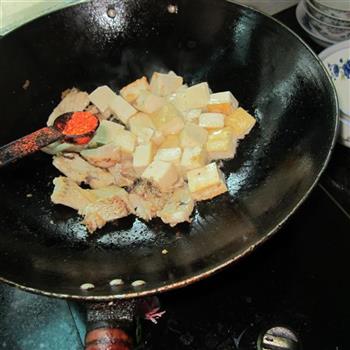 豆腐煮鱼的做法图解7