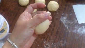 椰蓉面包卷的做法步骤12