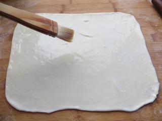 椒盐手撕饼的做法步骤7