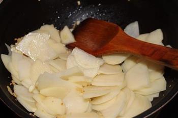私房炒土豆片的做法步骤4