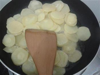 椒盐土豆片的做法步骤5
