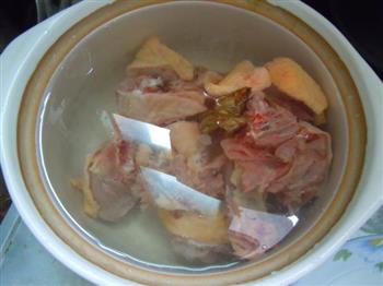 春笋砂锅褒鸭汤的做法步骤3