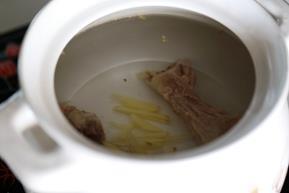 玉米山药排骨汤的做法步骤5