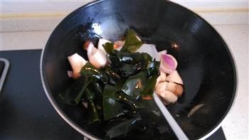 冬阴功海鲜汤的做法步骤4