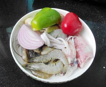 海鲜焗饭的做法图解1