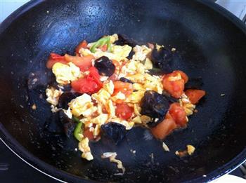 西红柿木耳炒鸡蛋的做法步骤7