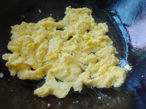 韭苔炒鸡蛋的做法步骤3