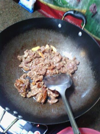 尖椒炒肉的做法步骤5