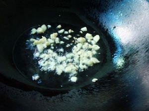 韭苔炒平菇的做法步骤5