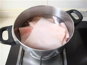 豆浆机猪皮冻的做法步骤1