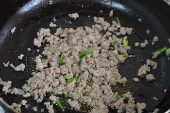 肉米槐花麦饭的做法步骤2