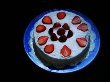 草莓生日蛋糕的做法步骤15