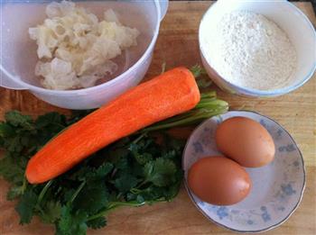胡萝卜香菜鸡蛋饼的做法步骤1