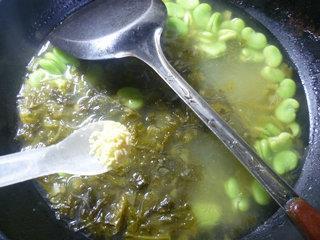 蚕豆酸菜粉丝汤的做法步骤8