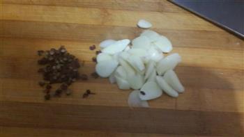 腌蒜苔的做法图解2