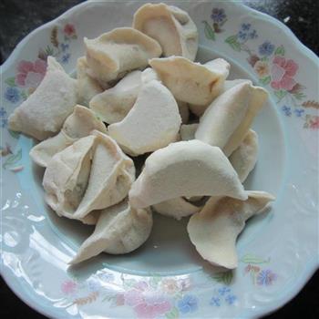 陶瓷锅煎饺子的做法步骤1