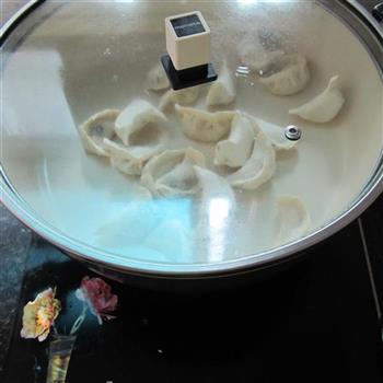陶瓷锅煎饺子的做法图解3