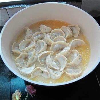 陶瓷锅煎饺子的做法步骤4