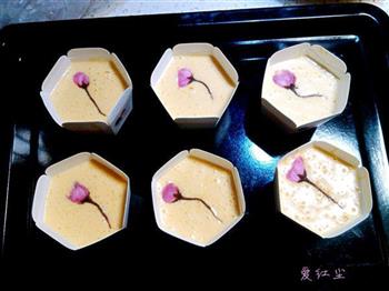 樱花纸杯蛋糕的做法步骤8
