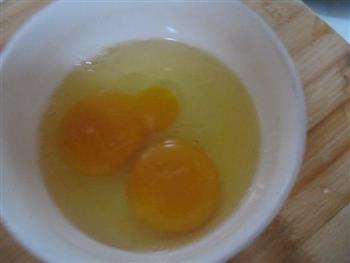 香椿摊鸡蛋的做法步骤2